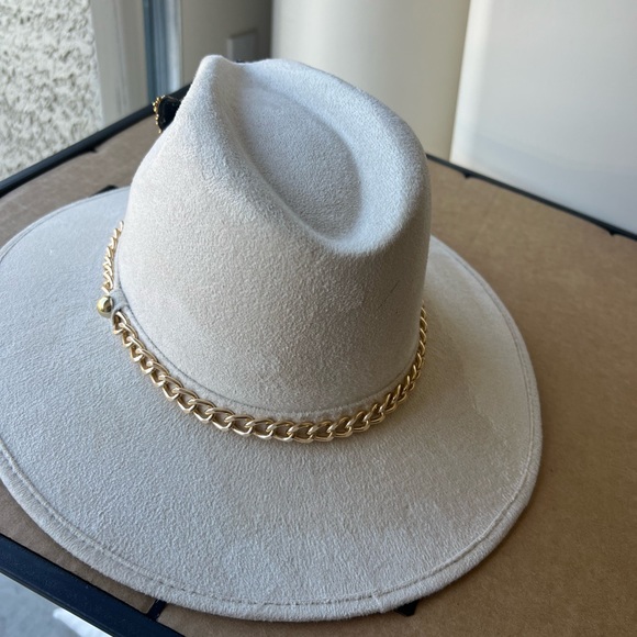 Medium - Picture 2 of 3